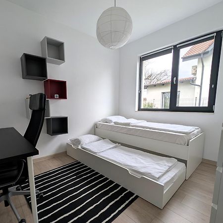Zola Guest House Oradea Exterior foto